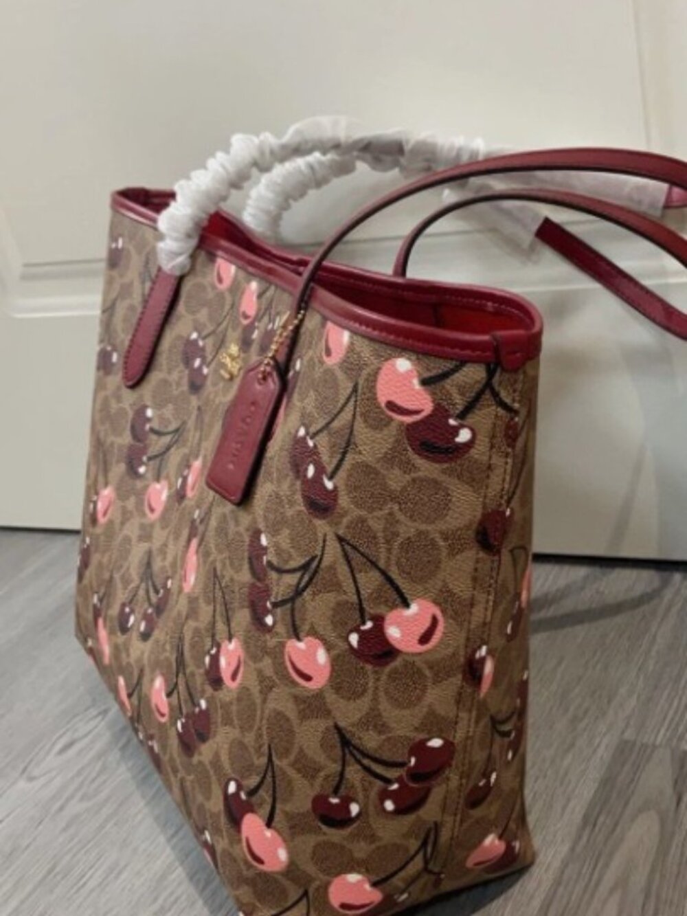 COACH Gallery Tote Bag in Signature Canvas with Cherry Print - Picture 2 of 8